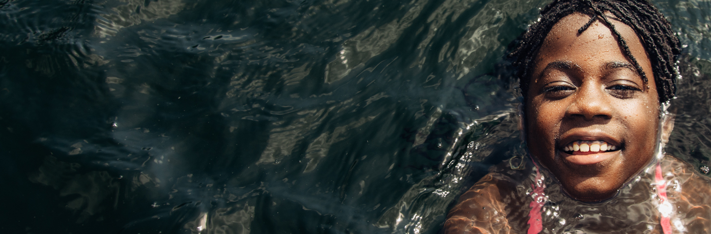 Background girl swimming image